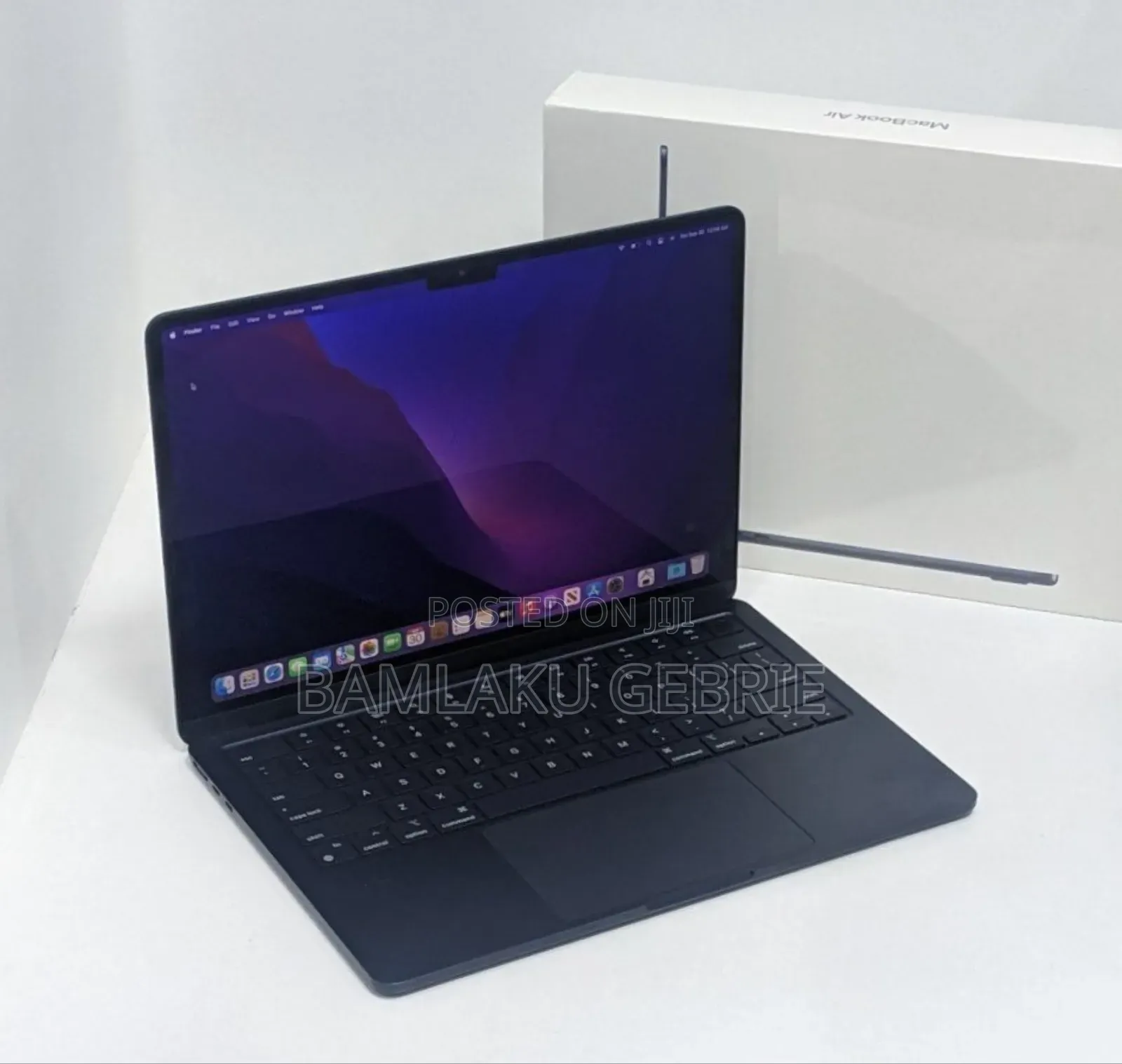 New Laptop Apple MacBook Air 2022 M2 8GB Apple M2 SSD 512GB