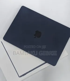 New Laptop Apple MacBook Air 2022 M2 8GB Apple M2 SSD 512GB