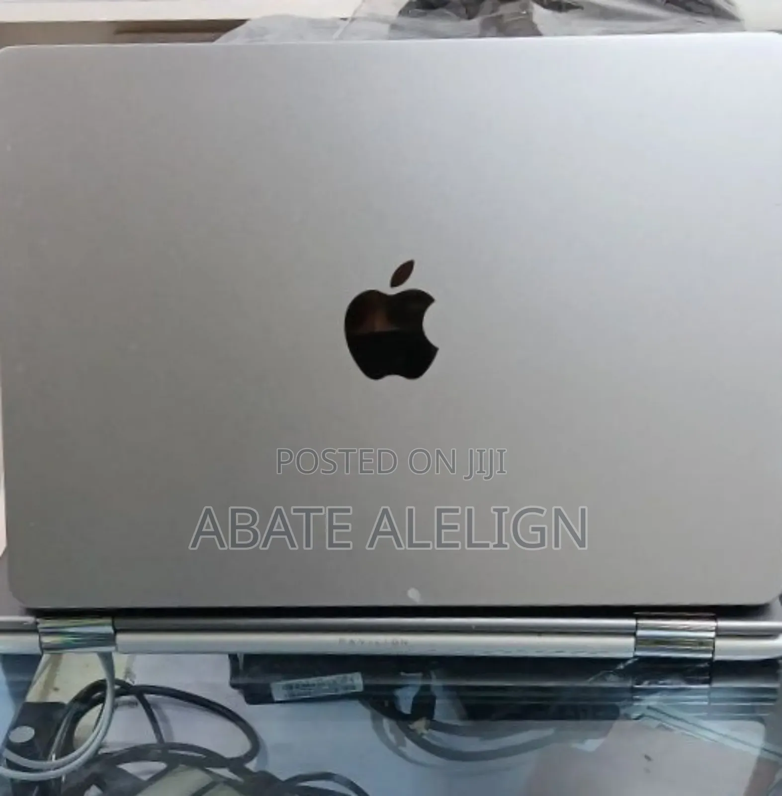 New Laptop Apple MacBook Air 2022 M2 8GB Apple M2 SSD 256GB