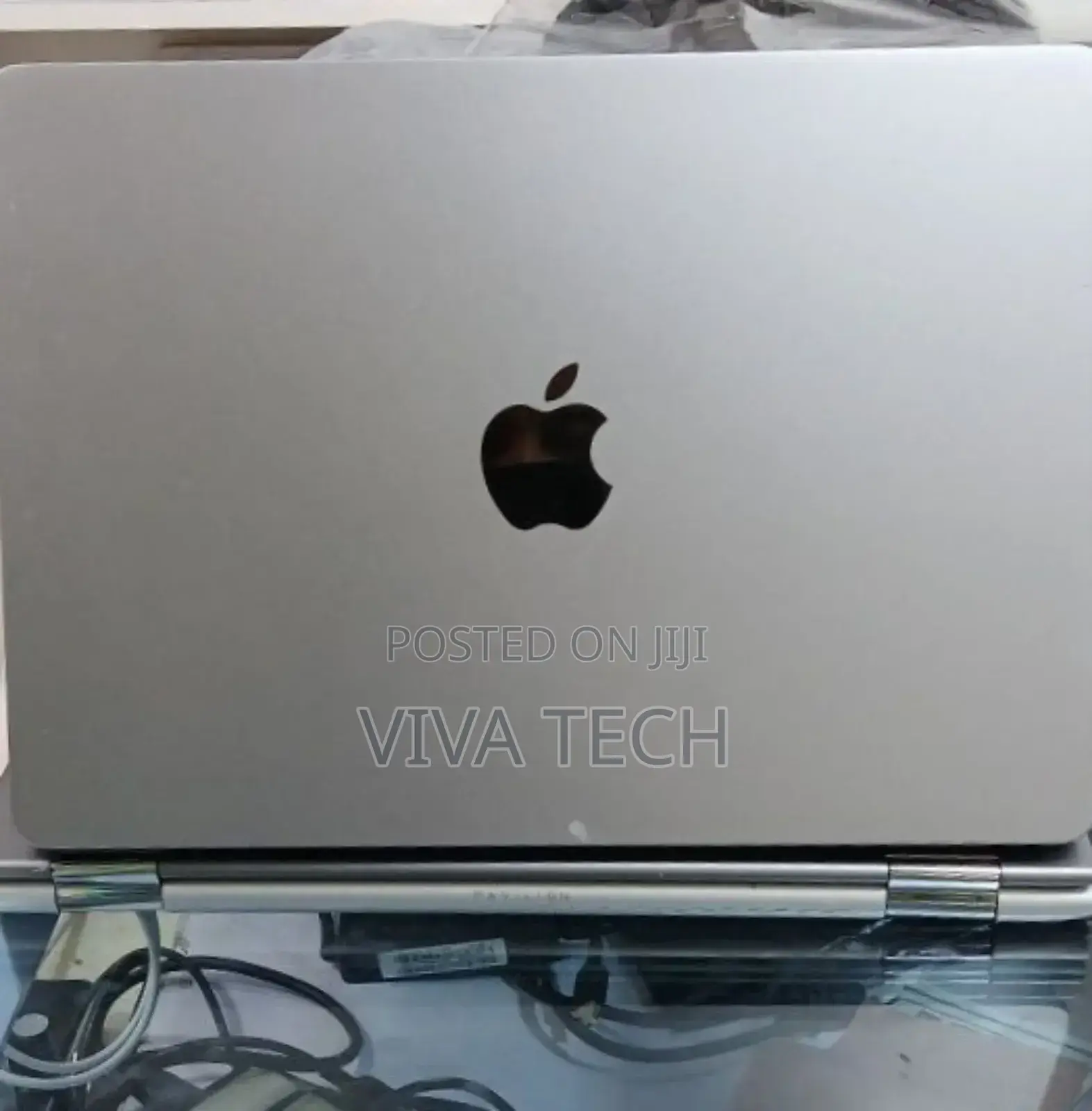 New Laptop Apple MacBook Air 2022 M2 8GB Apple M2 SSD 256GB
