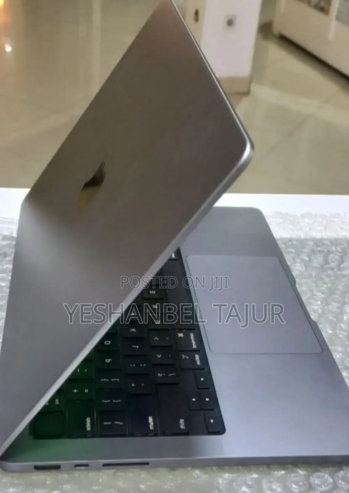 New Laptop Apple MacBook Pro M1 16GB Apple M1 Pro SSD 512GB