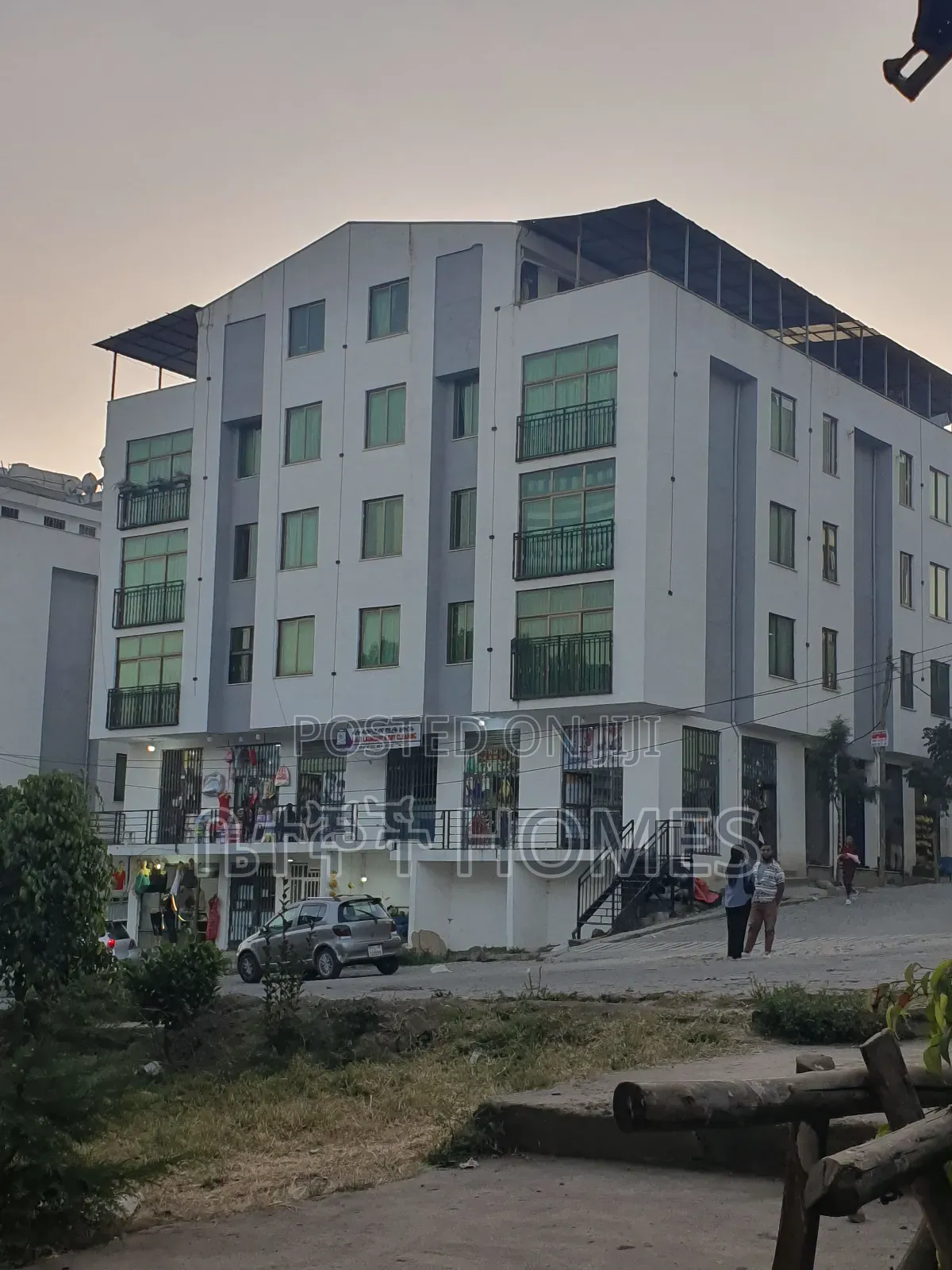 3bdrm Apartment in ጋርመንት የማህበር ቤቶች, Nifas Silk-Lafto for rent