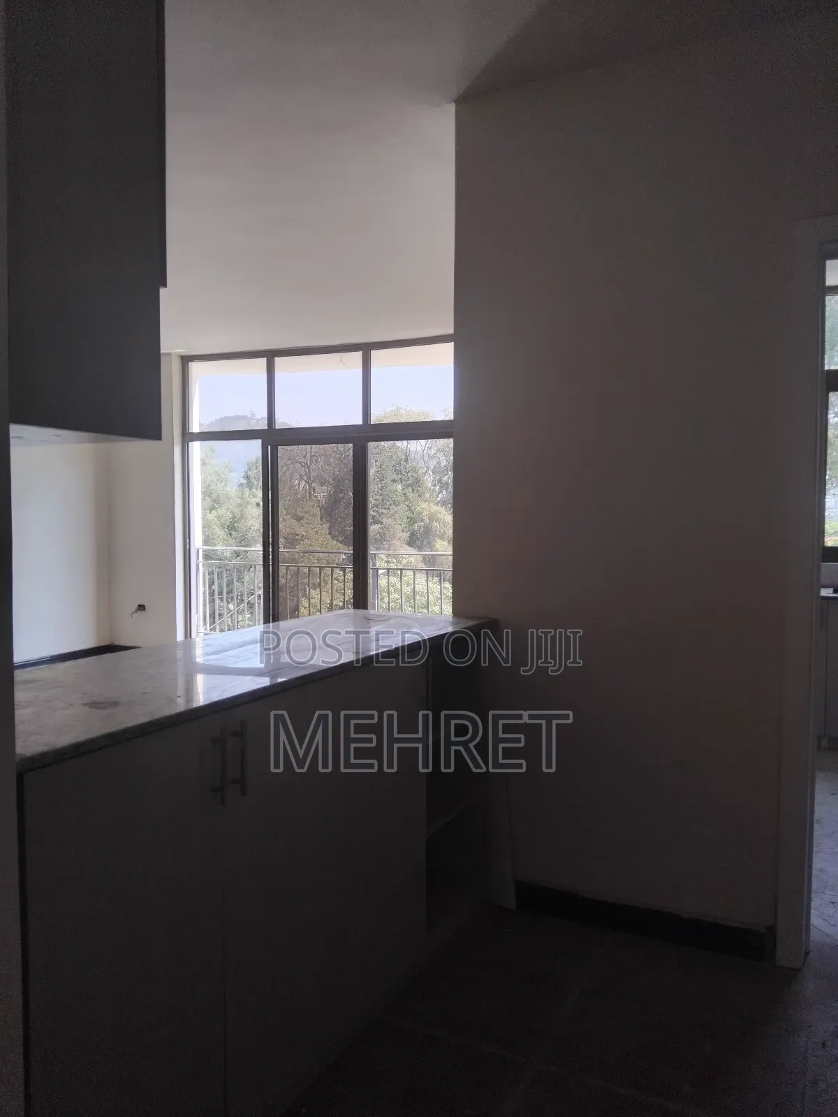 Furnished 3bdrm Apartment in Kirkos for sale