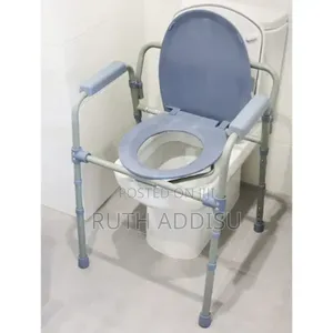 Photo - Suitable Toilet Seat Commode Chair老人commode Chair痂不commode Chair New