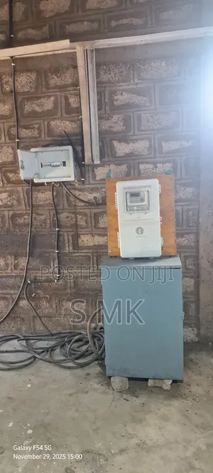 Warehouse ሳሪስ አቦ