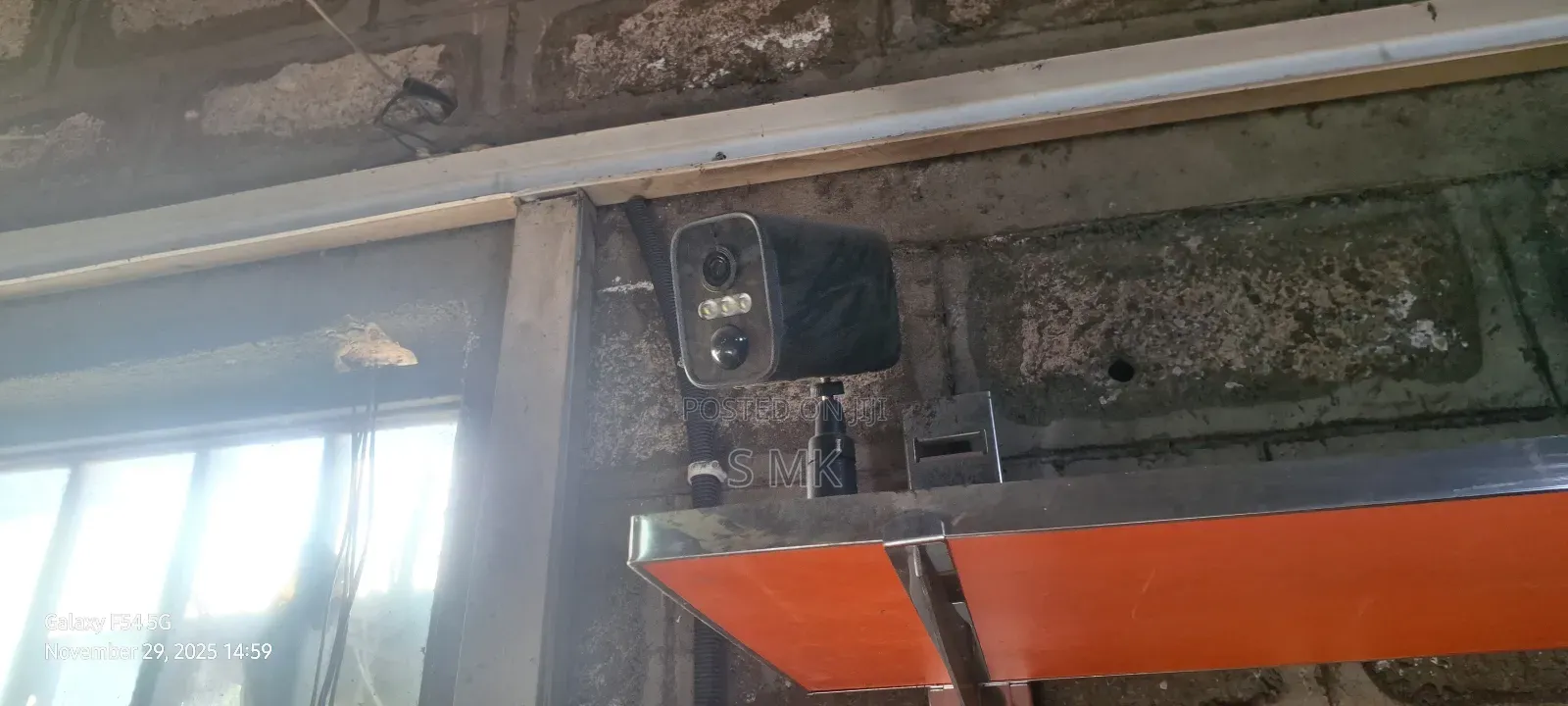 Warehouse ሳሪስ አቦ