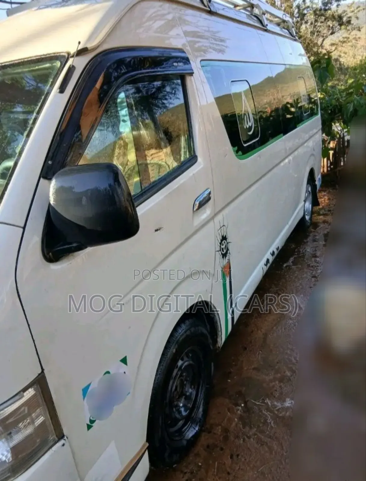 Toyota HiAce 2016 White