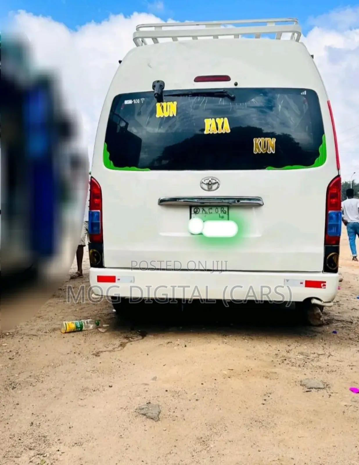 Toyota HiAce 2016 White