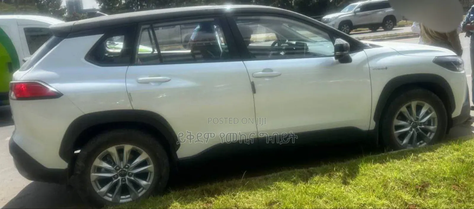 Toyota Corolla Cross Hybrid 2024 White