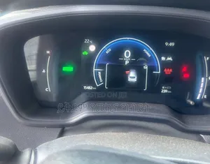 Toyota Corolla Cross Hybrid 2024 White