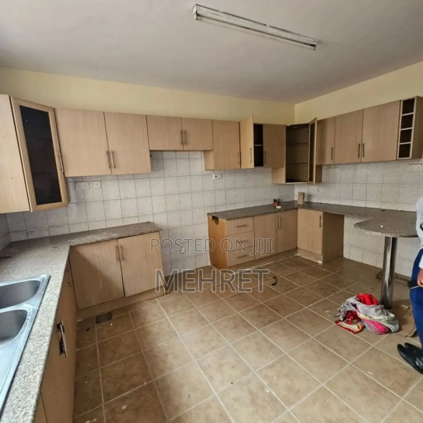 2bdrm Apartment in ጃንቦ, Bole for sale