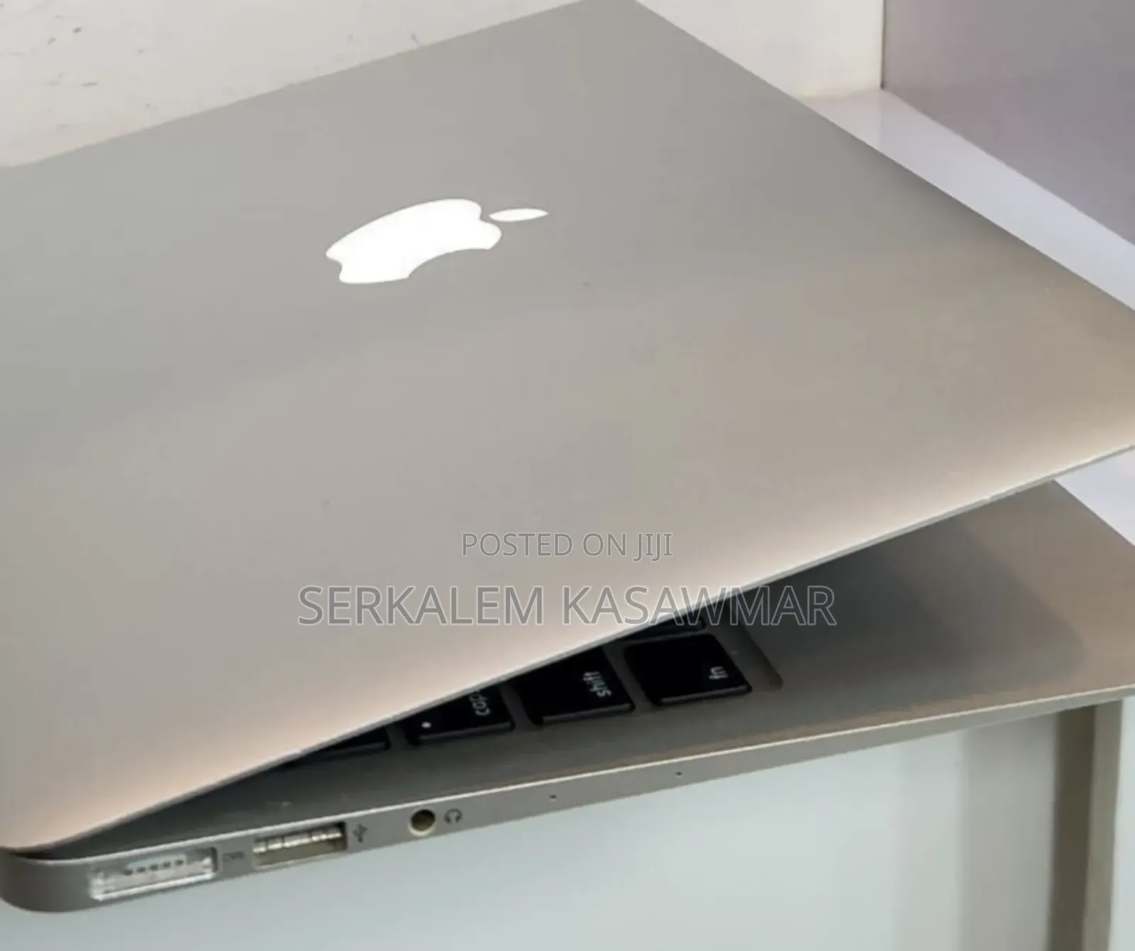 New Laptop Apple MacBook Air 2015 4GB Intel Core I5 SSD 128GB