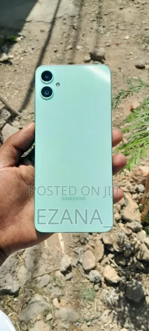 New Samsung Galaxy M05 64 GB