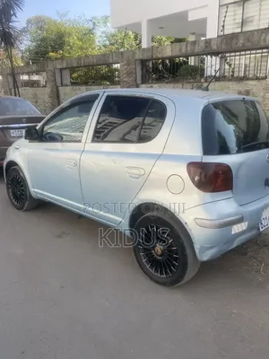 Toyota Vitz 2004 Blue