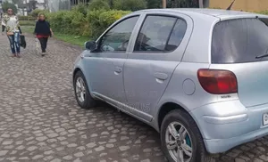 Toyota Vitz 2004 Blue