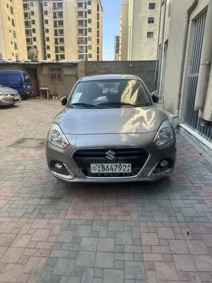 Photo - Suzuki Dzire 2022 Silver