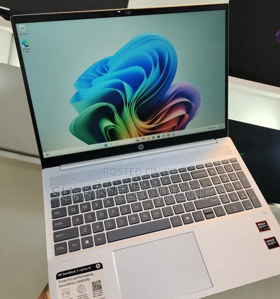 New Laptop HP OmniBook 5 14" 16GB AMD Ryzen 5 SSD 512GB