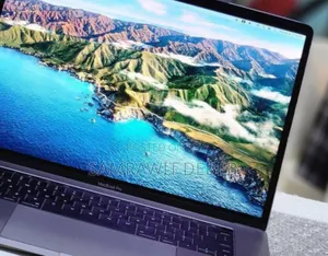 Photo - New Laptop Apple MacBook Pro 2017 16GB Intel Core I7 SSD 512GB