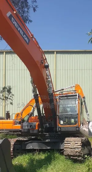 Develon Excavator 60% Bank