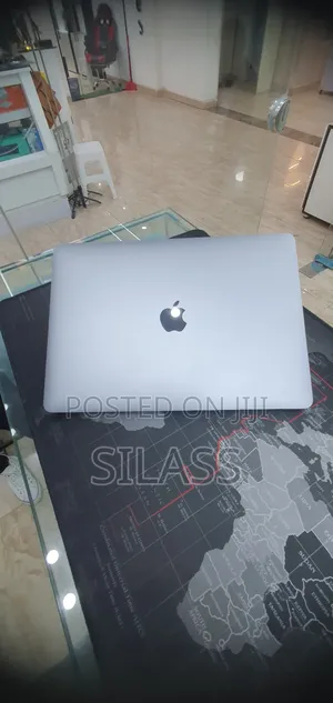 New Laptop Apple MacBook Pro 2022 M2 8GB Apple M2 SSD 256GB