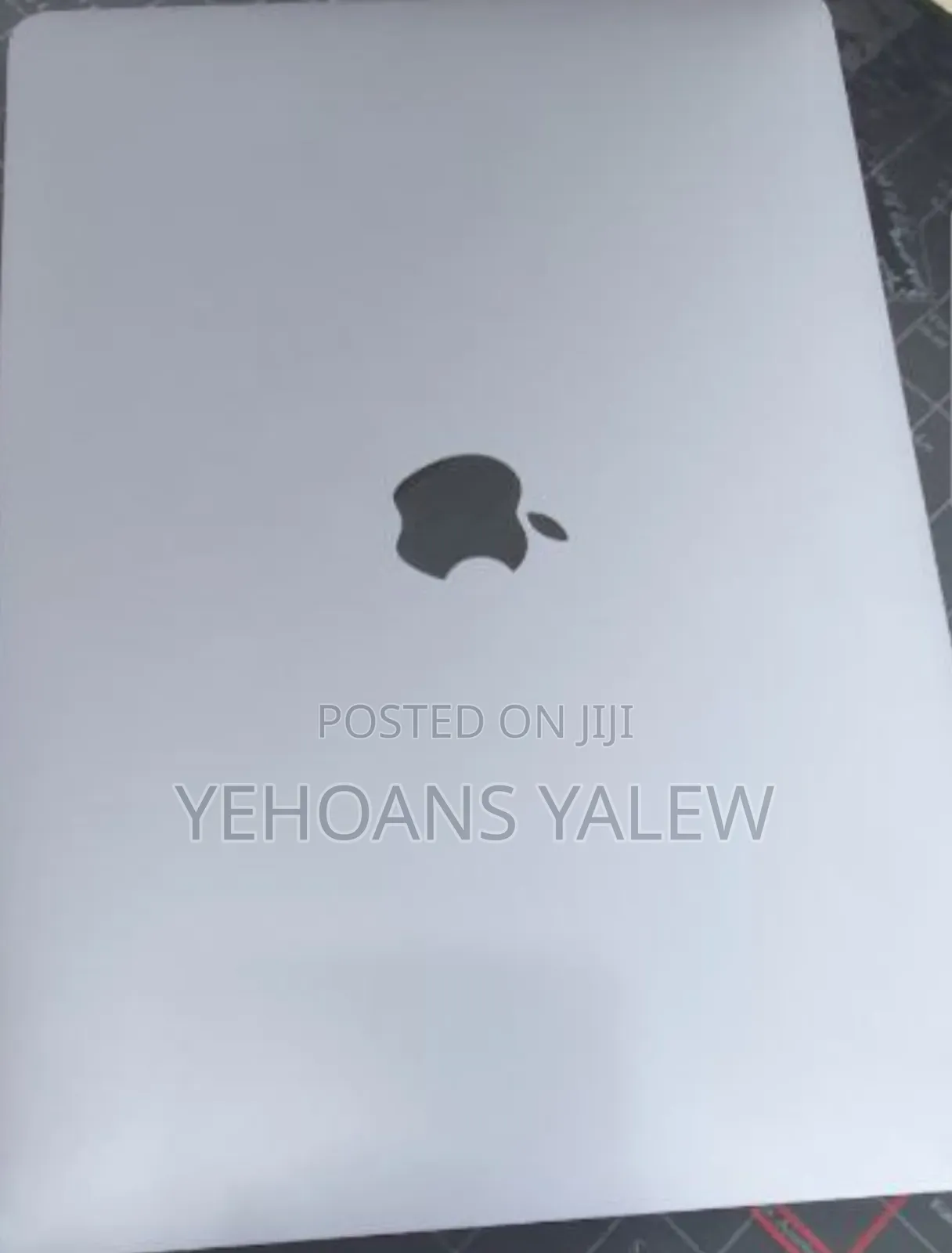 New Laptop Apple MacBook Pro 2022 M2 8GB Apple M2 SSD 256GB