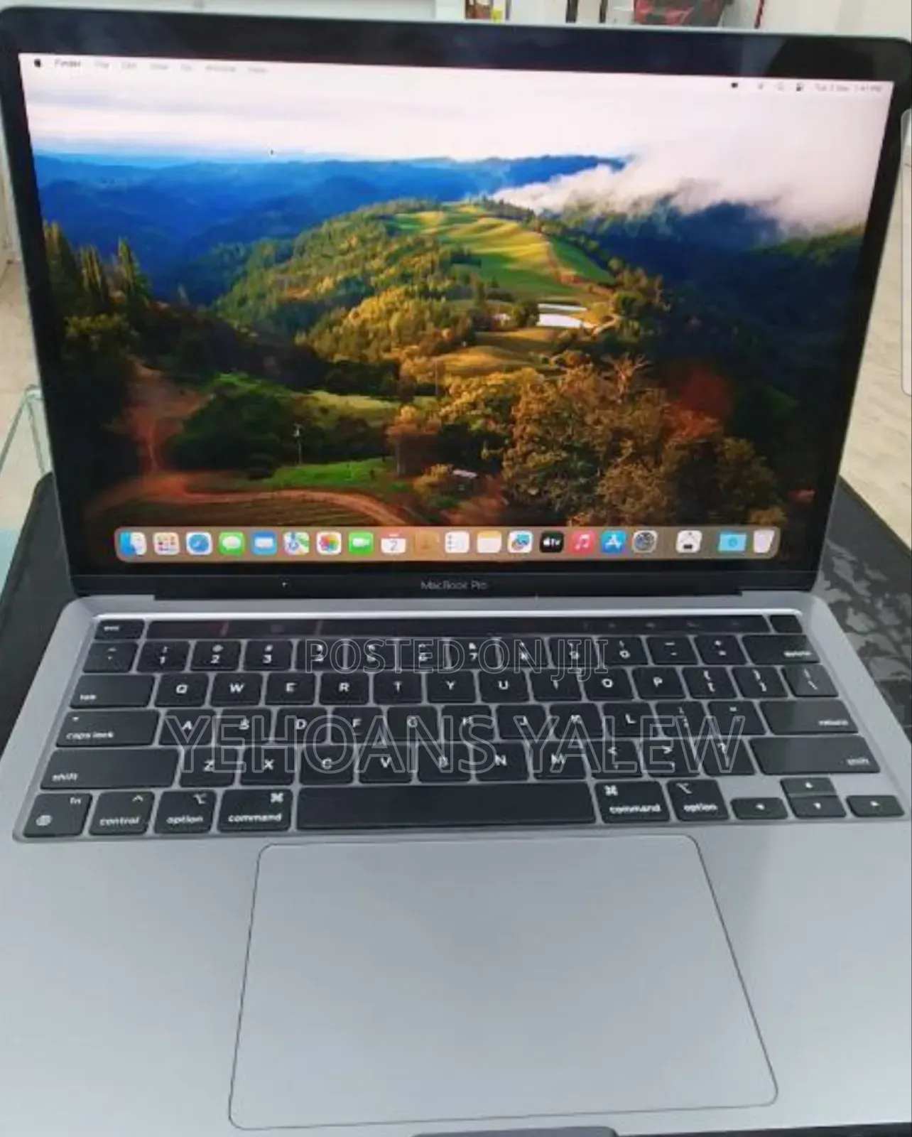 New Laptop Apple MacBook Pro 2022 M2 8GB Apple M2 SSD 256GB