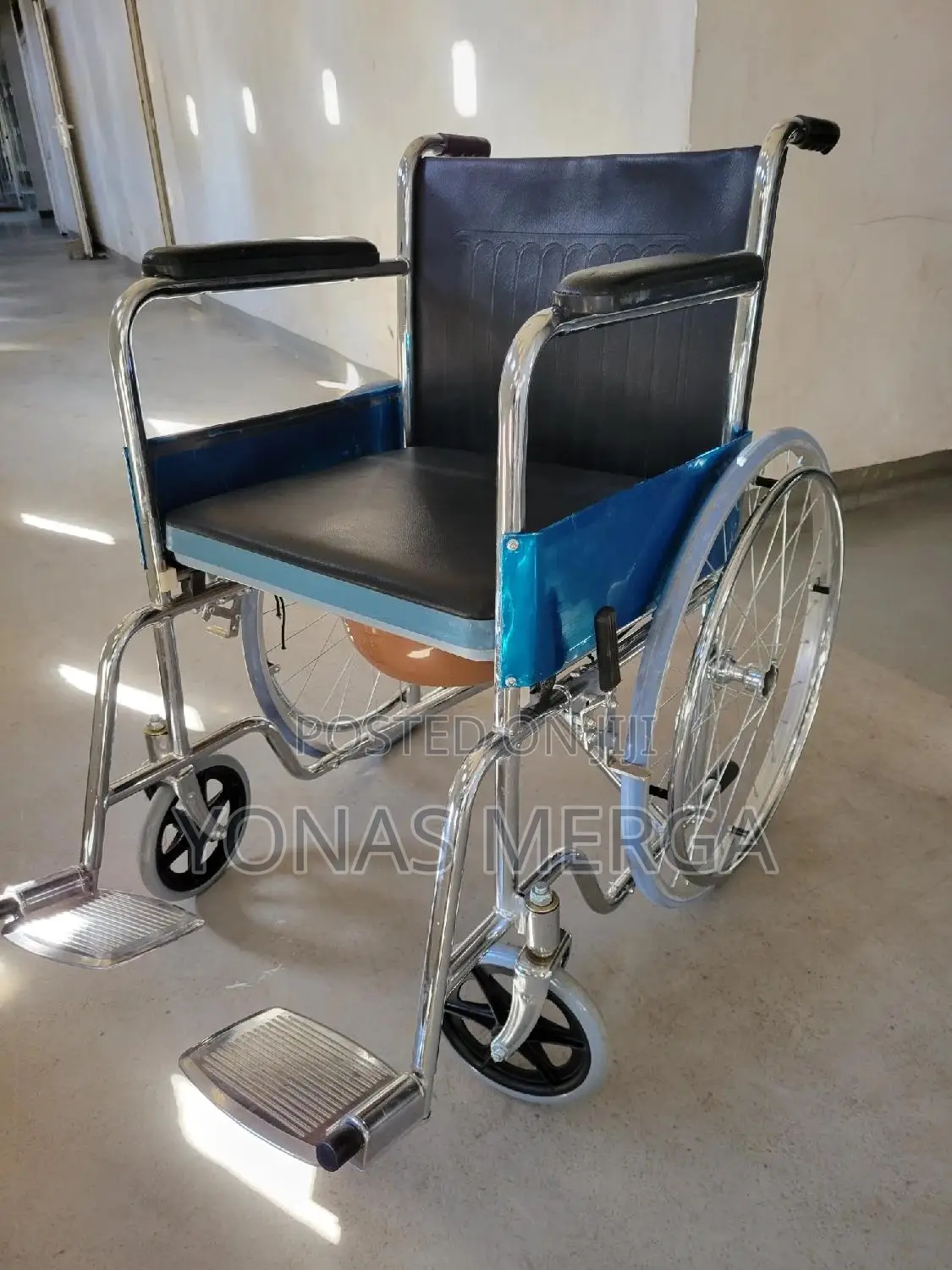 Toilet Wheelchair幣臣wilcher郾雀it Has a Durable, High-Strength Mild Steel