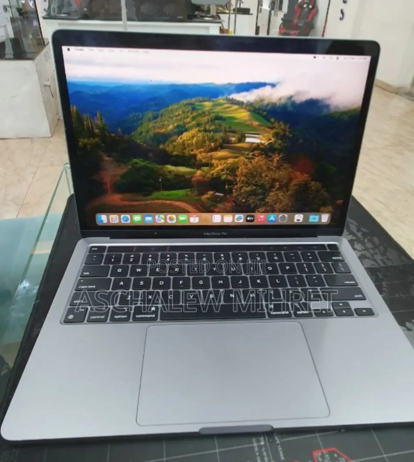 New Laptop Apple MacBook Pro 2023 M2 8GB Apple M2 SSD 256GB