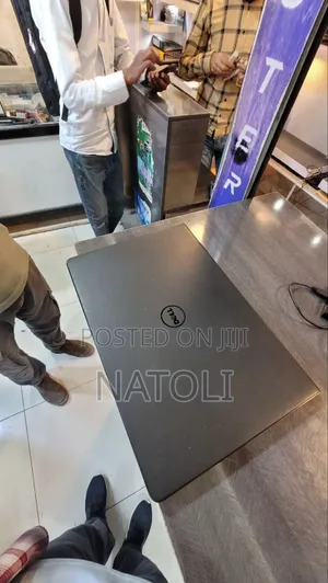 Laptop Dell Inspiron 15 8GB Intel Core I5 SSD 1T