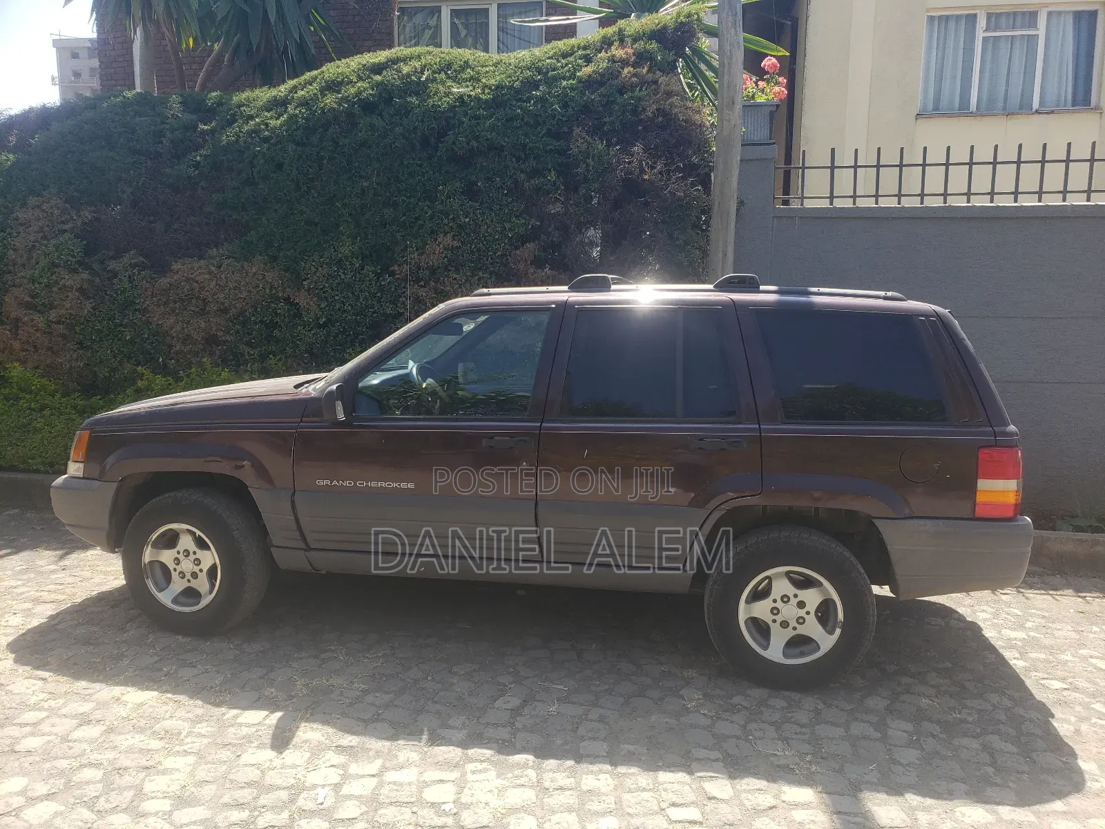 Jeep Cherokee 1998 Red