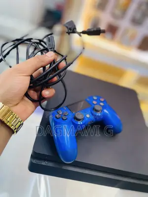 Playstation 4 Slim 500 Gb + 1 Controller Jail Brake