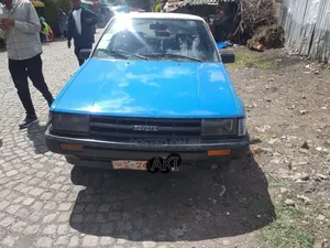 Photo - Toyota Corolla 1985 Blue