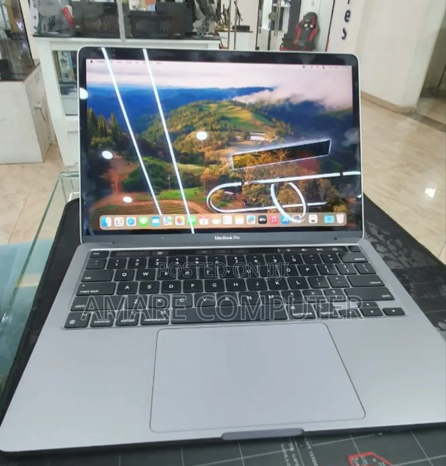 New Laptop Apple MacBook Pro 2022 M2 8GB Apple M2 SSD 256GB