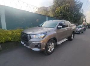 Toyota Hilux 2020 Gray