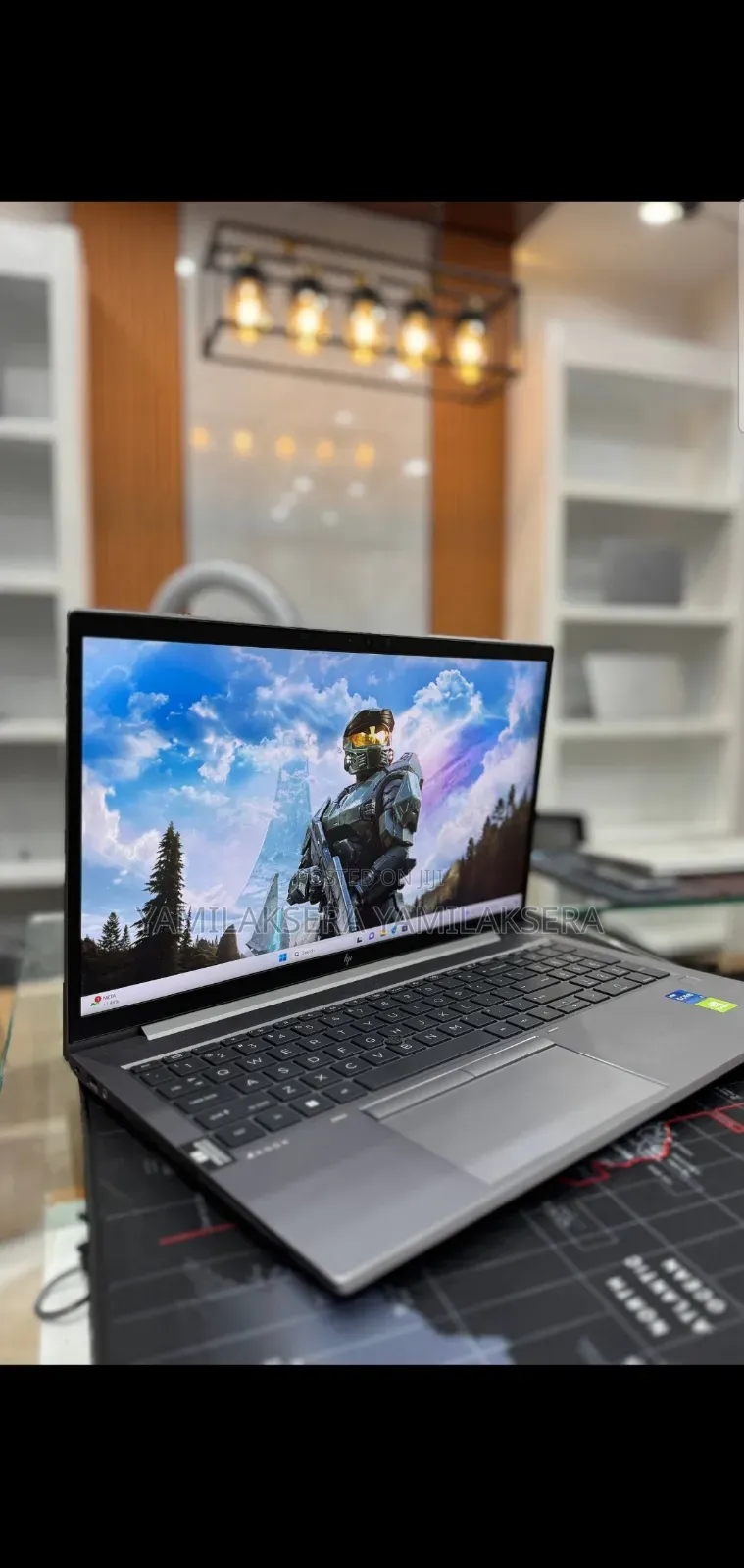 New Laptop HP ZBook Firefly G8 16GB Intel Core I7 SSD 512GB