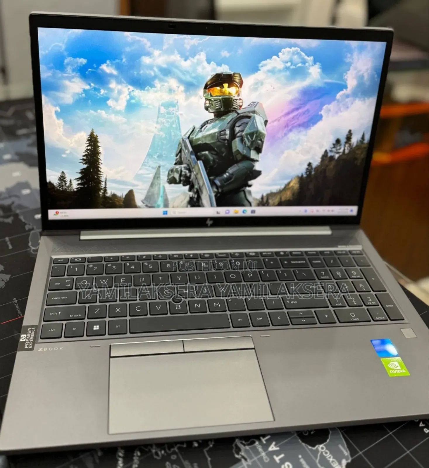 New Laptop HP ZBook Firefly G8 16GB Intel Core I7 SSD 512GB