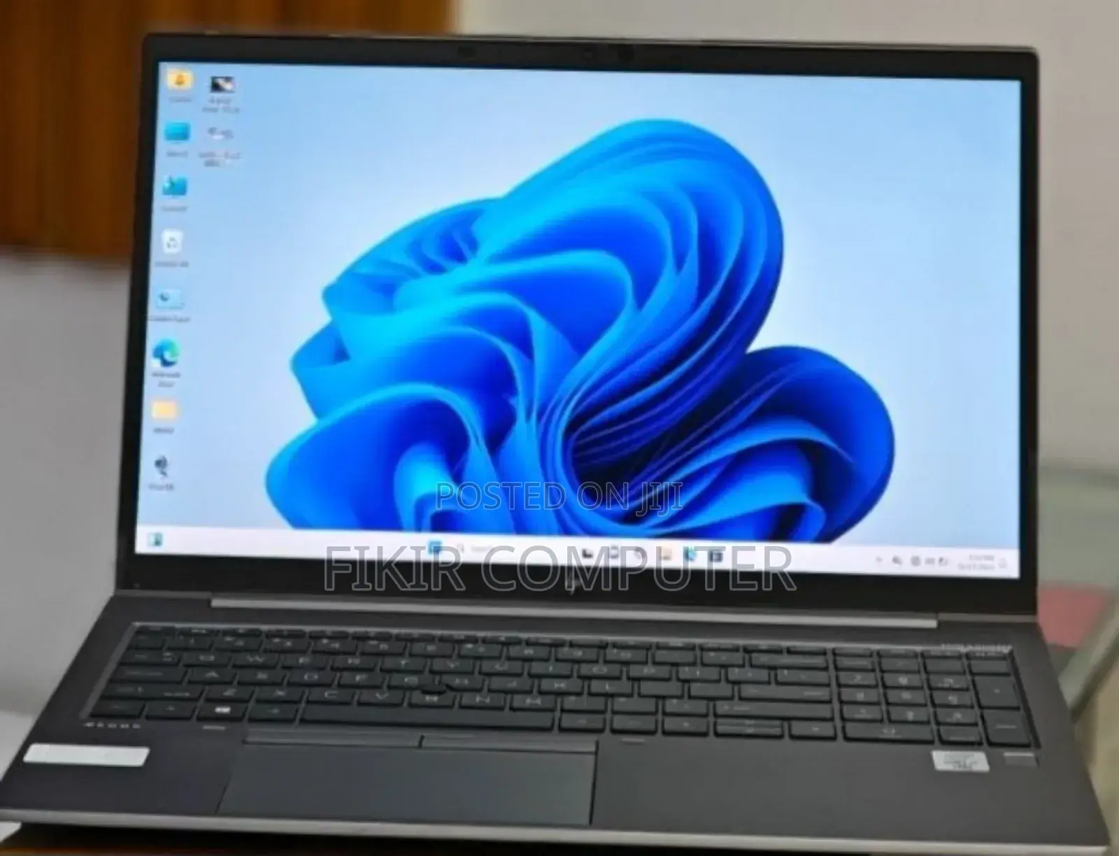 New Laptop HP ZBook Firefly 15 G7 16GB Intel Core I7 SSD 512GB