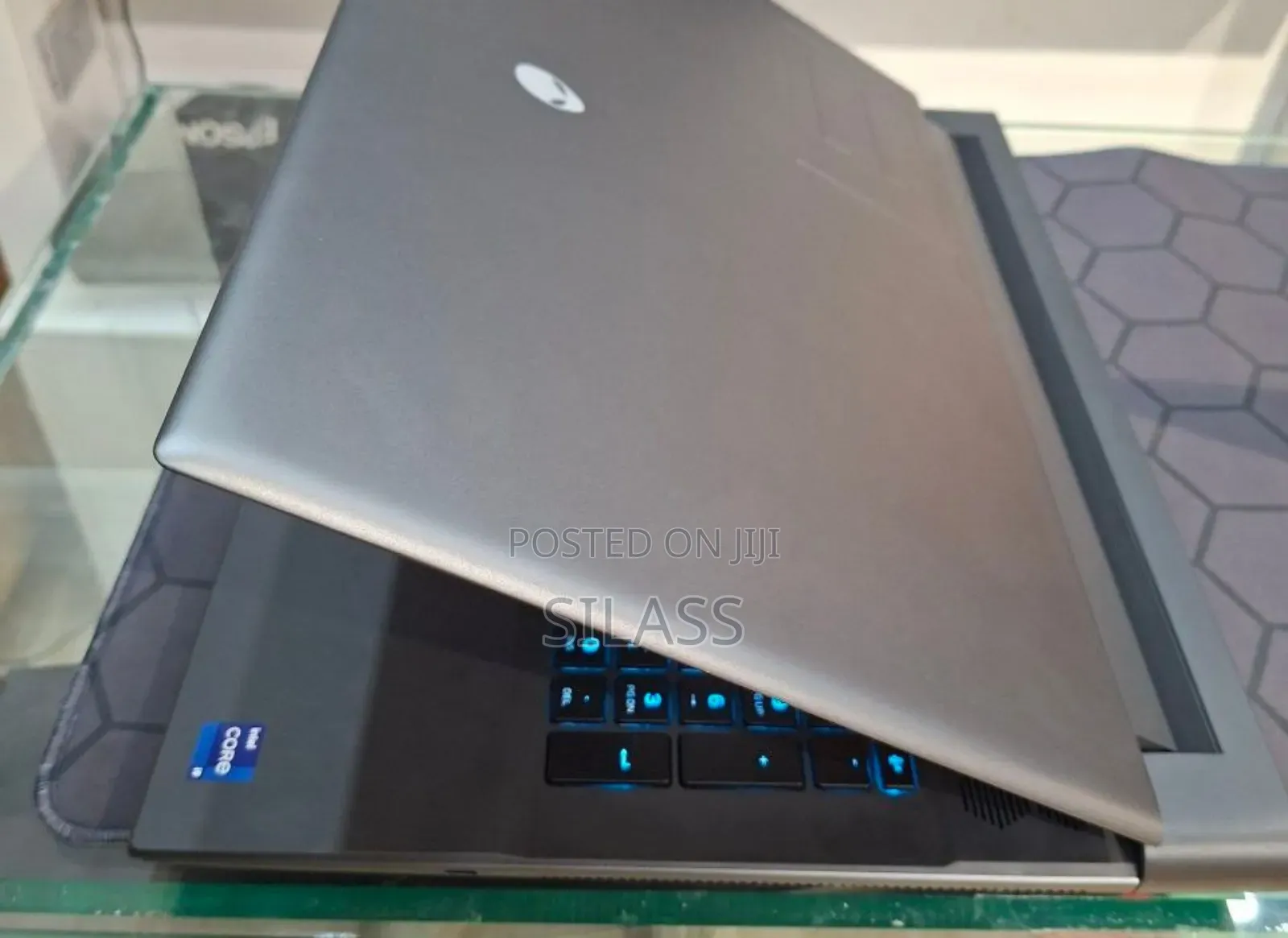 New Laptop Alienware M17x R2 32GB Intel Core I9 SSD 1T
