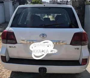 Toyota Land Cruiser 2012 White