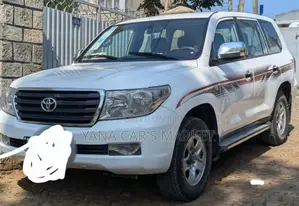 Toyota Land Cruiser 2012 White
