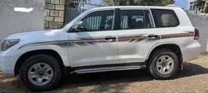 Toyota Land Cruiser 2012 White