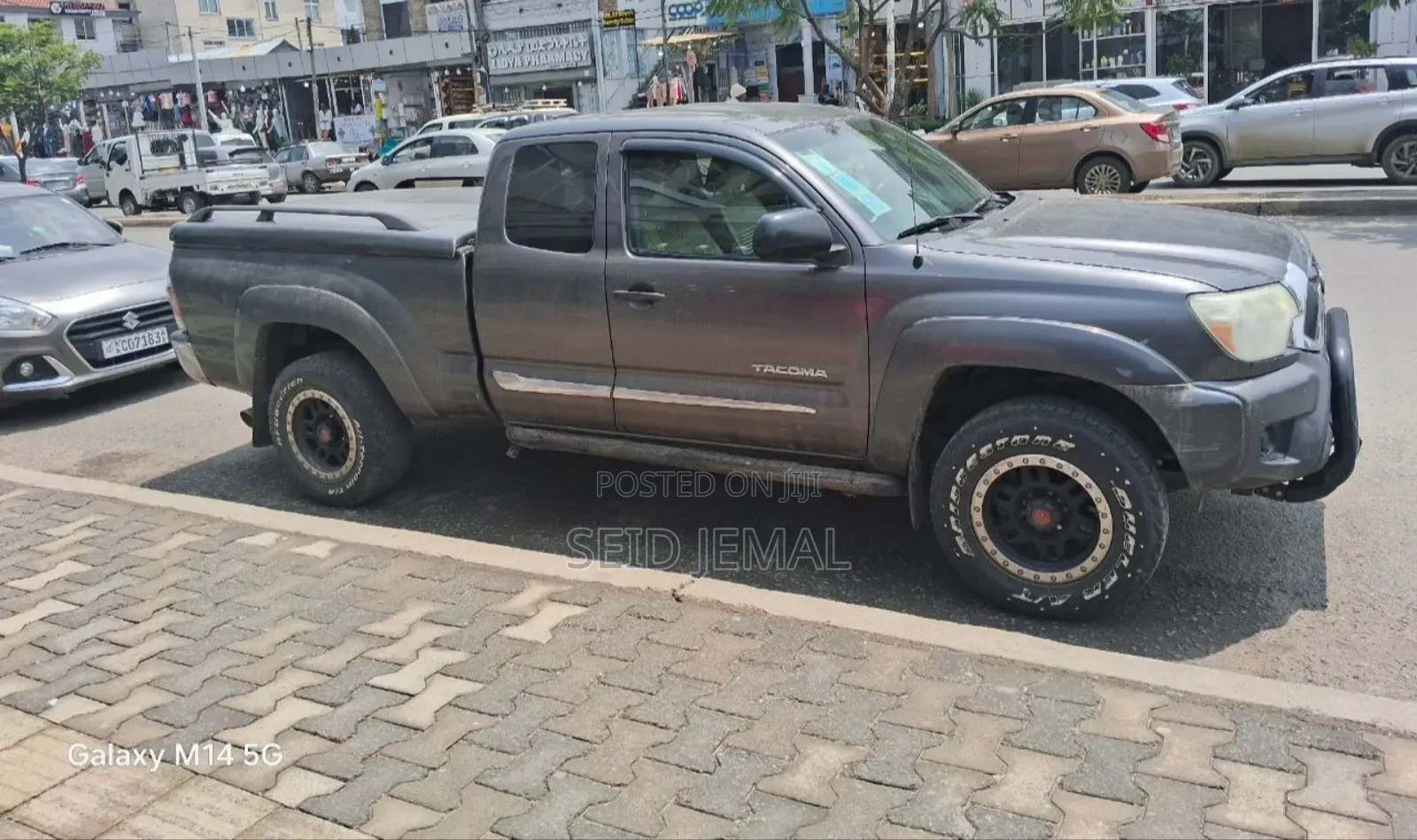 Toyota Hilux 2013 Gray