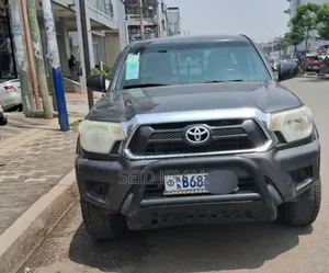 Photo - Toyota Hilux 2013 Gray
