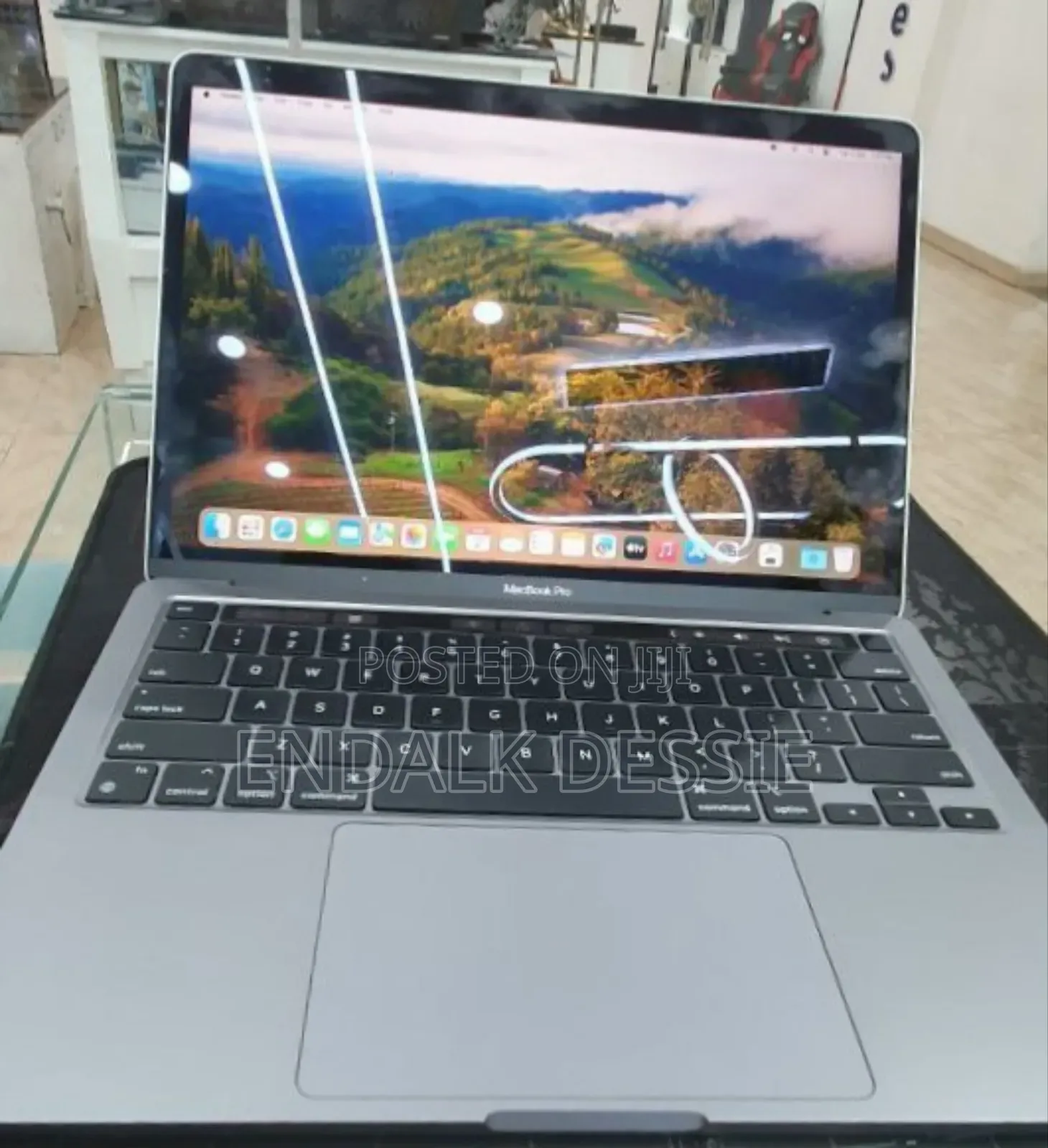 New Laptop Apple MacBook Pro 2022 M2 8GB Apple M2 SSD 256GB