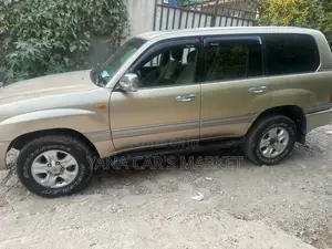 Toyota Land Cruiser 2006 White