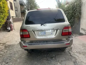 Toyota Land Cruiser 2006 White