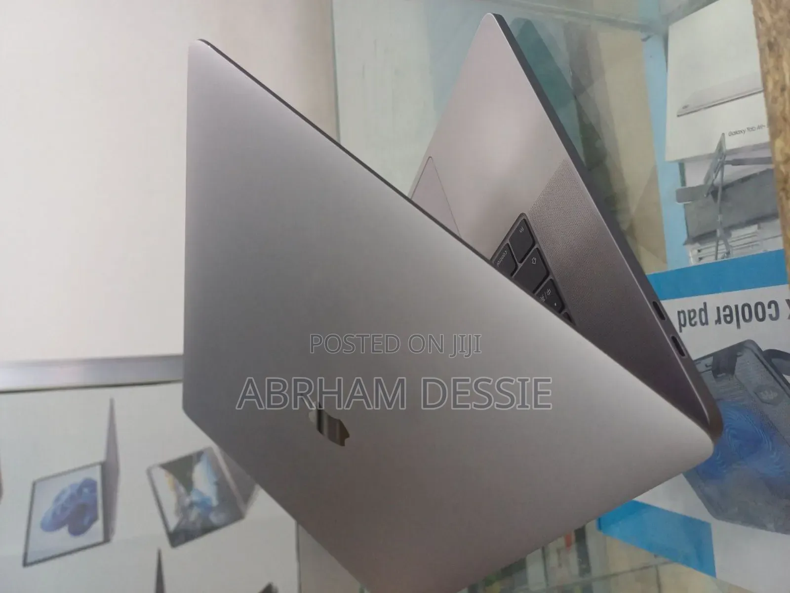 New Laptop Apple MacBook Pro 2019 32GB Intel Core I9 SSD 1T