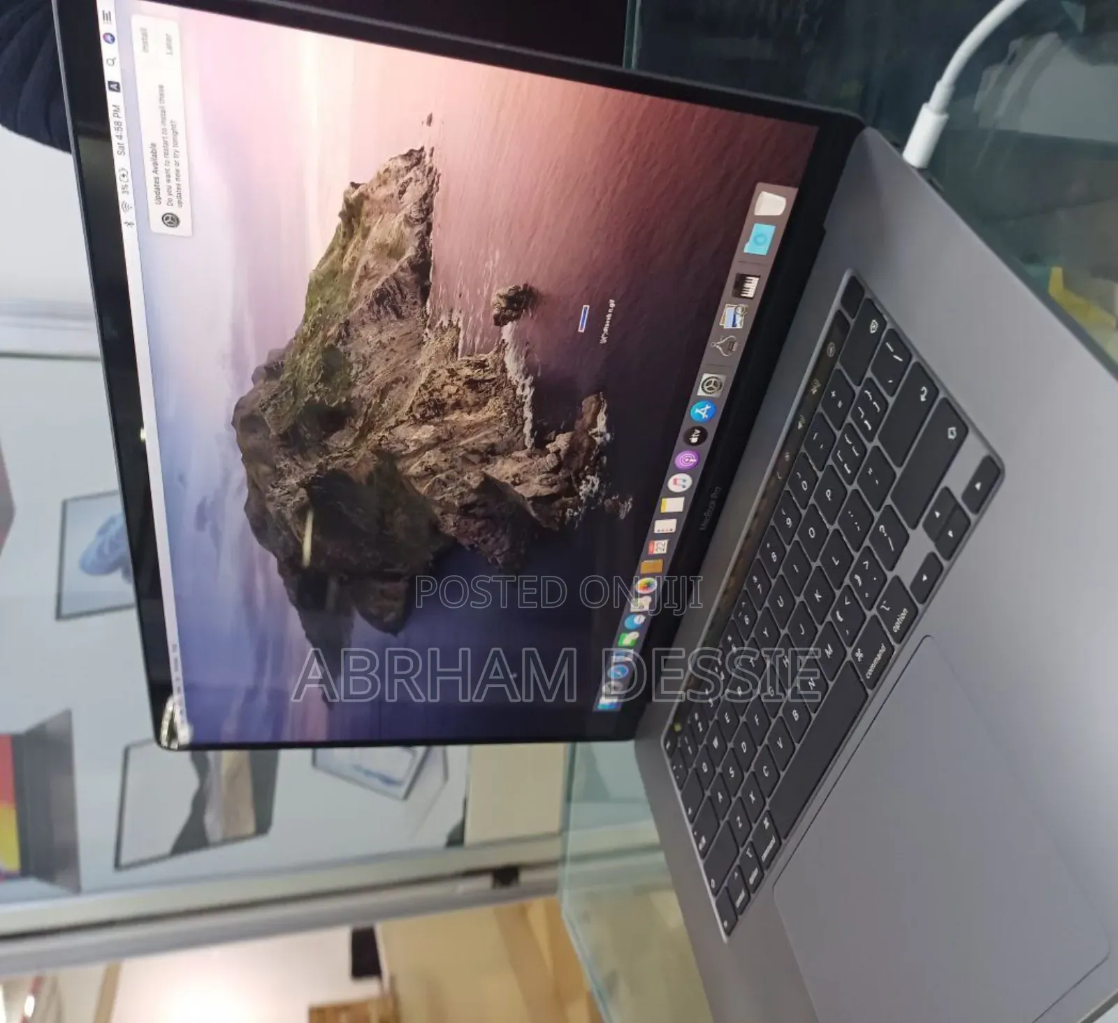 New Laptop Apple MacBook Pro 2019 32GB Intel Core I9 SSD 1T