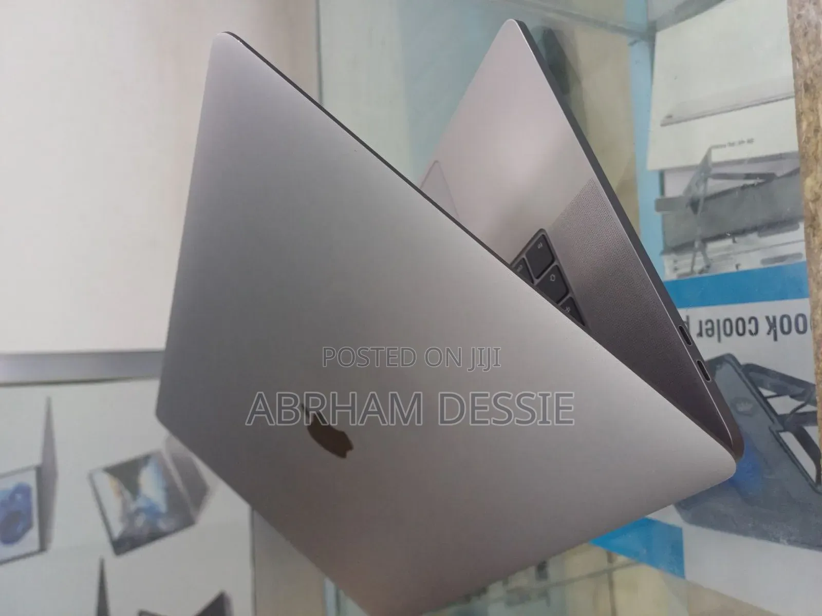 New Laptop Apple MacBook Pro 2019 32GB Intel Core I9 SSD 1T