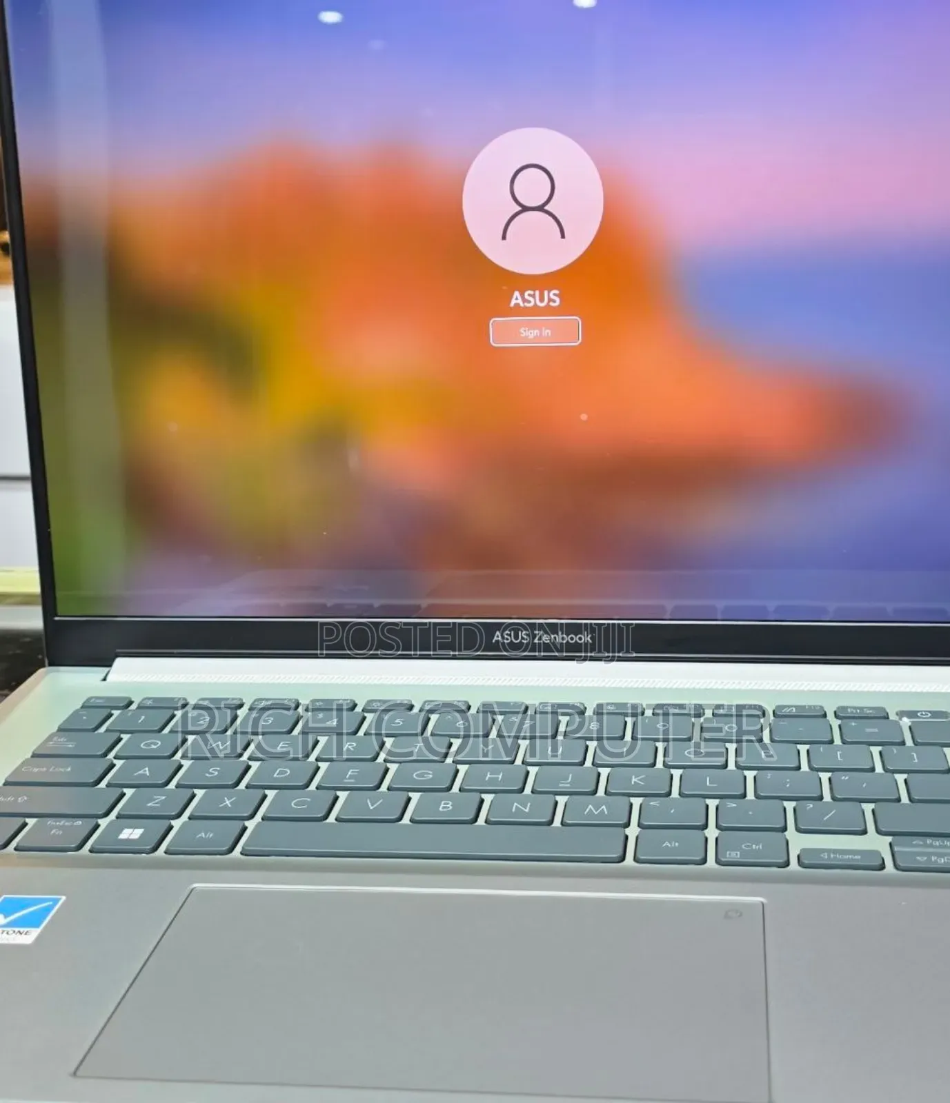 New Laptop Asus ZenBook 13 UX331UN 16GB Intel Core I7 SSD 512GB